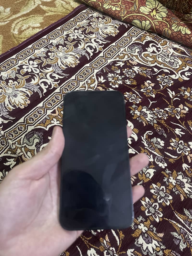 Apple iPhone 13 2