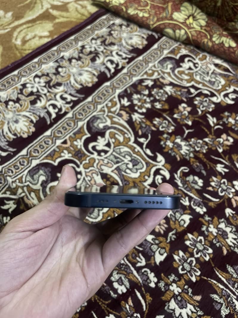 Apple iPhone 13 3