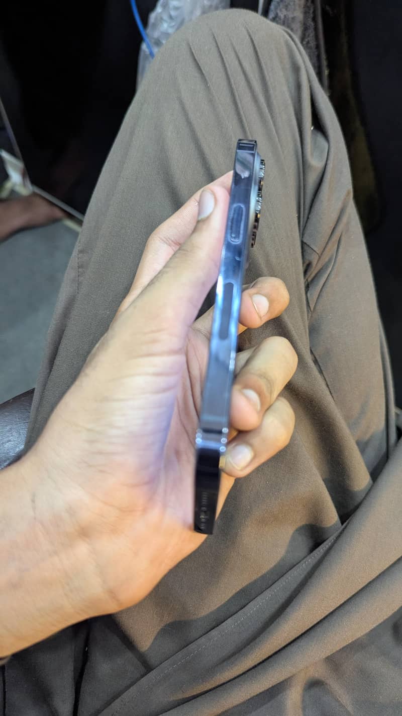 iPhone 14 Pro 2