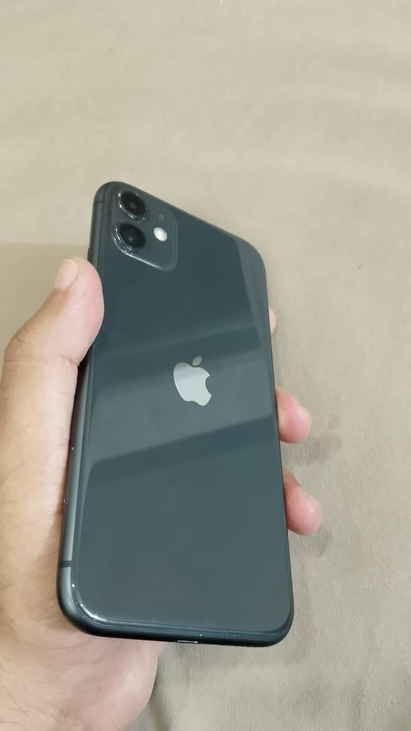 Apple iPhone 11 4