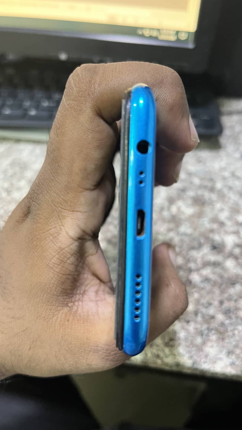 Realme 3 5