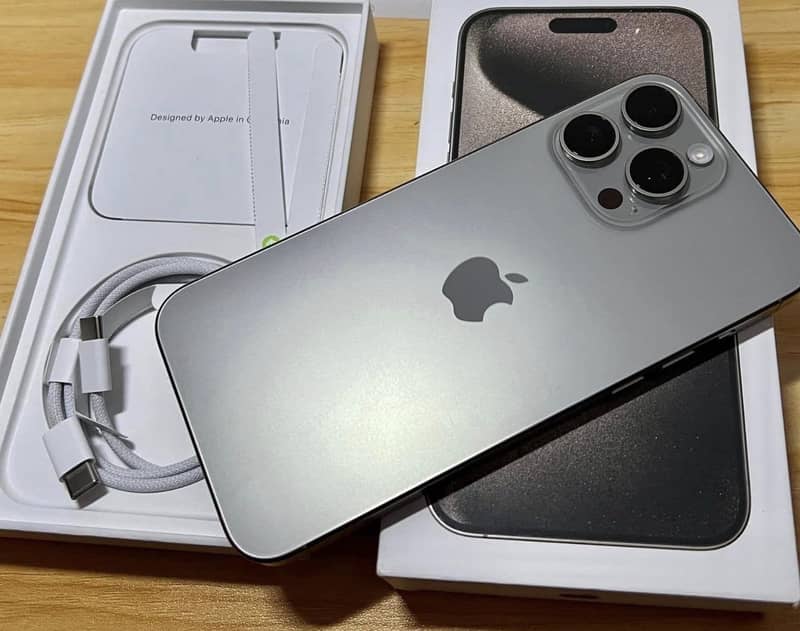 Apple iPhone 15 Pro Max 2