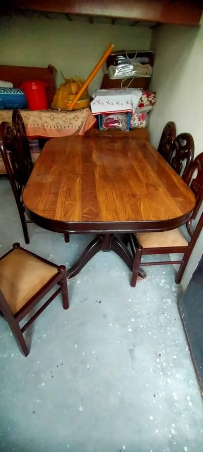 Premium Wooden Dining Table with 6 Chairs – Excellent Condition
