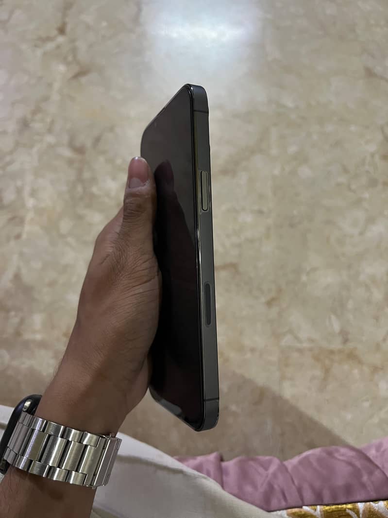 Apple iPhone 13 Pro Max 5