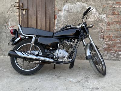 Honda 125, 2017 model, neat condition