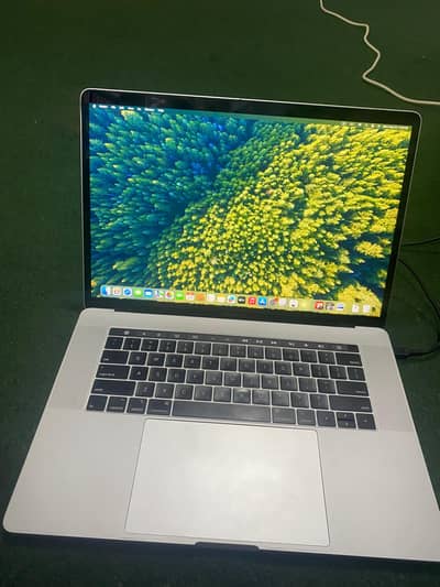 Macbook Pro 2018 i7