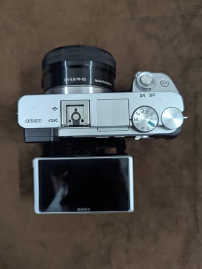 Sony A6400 + 16-50mm Kit Lens | Extra Battery + Accessories
