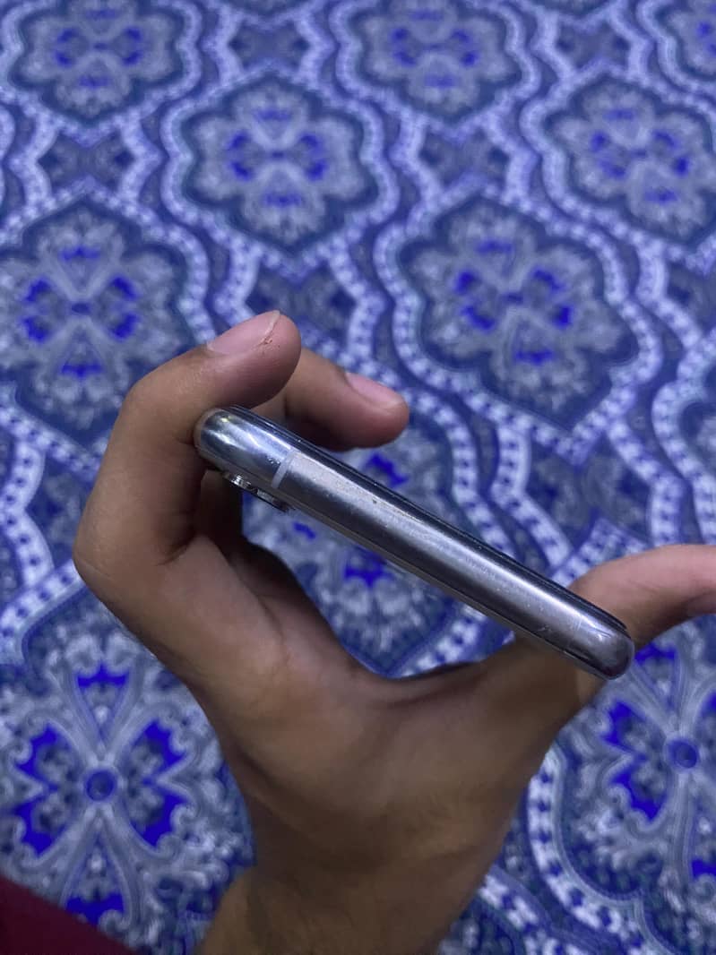 Apple iPhone XS 6