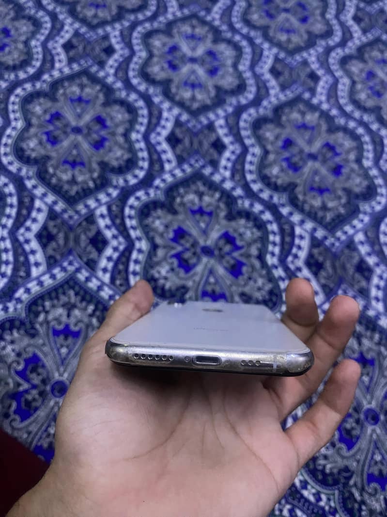 Apple iPhone XS 7