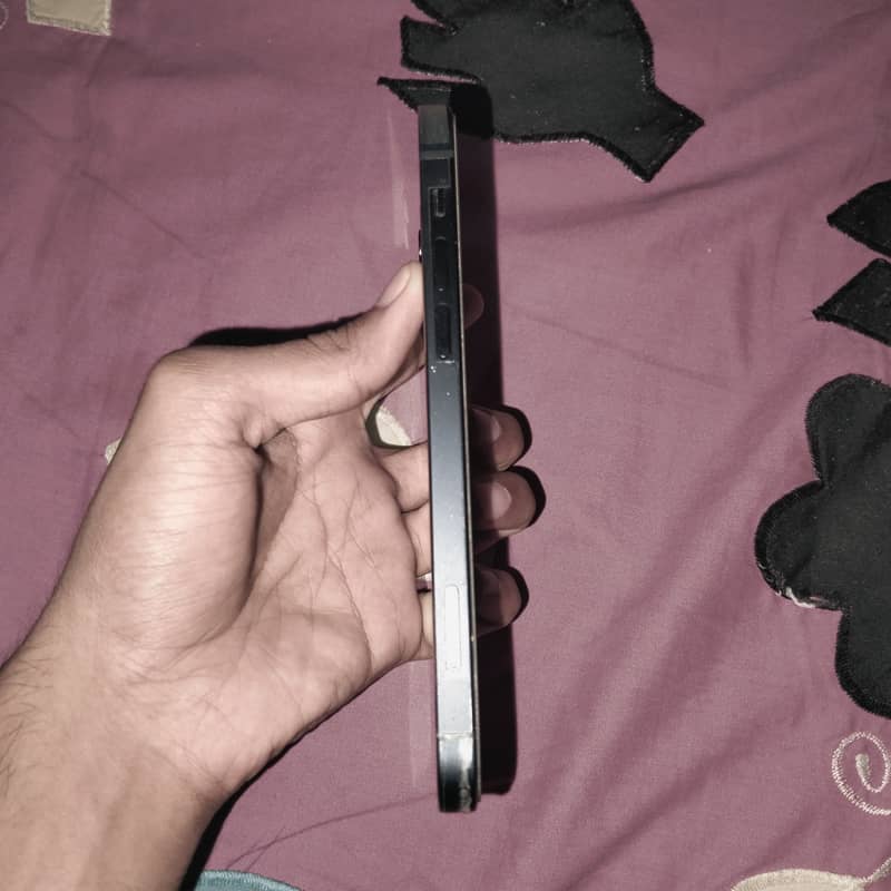 Apple iPhone 12 3