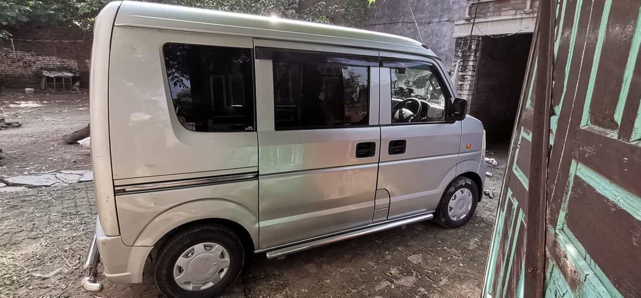 Suzuki Every 2013 9