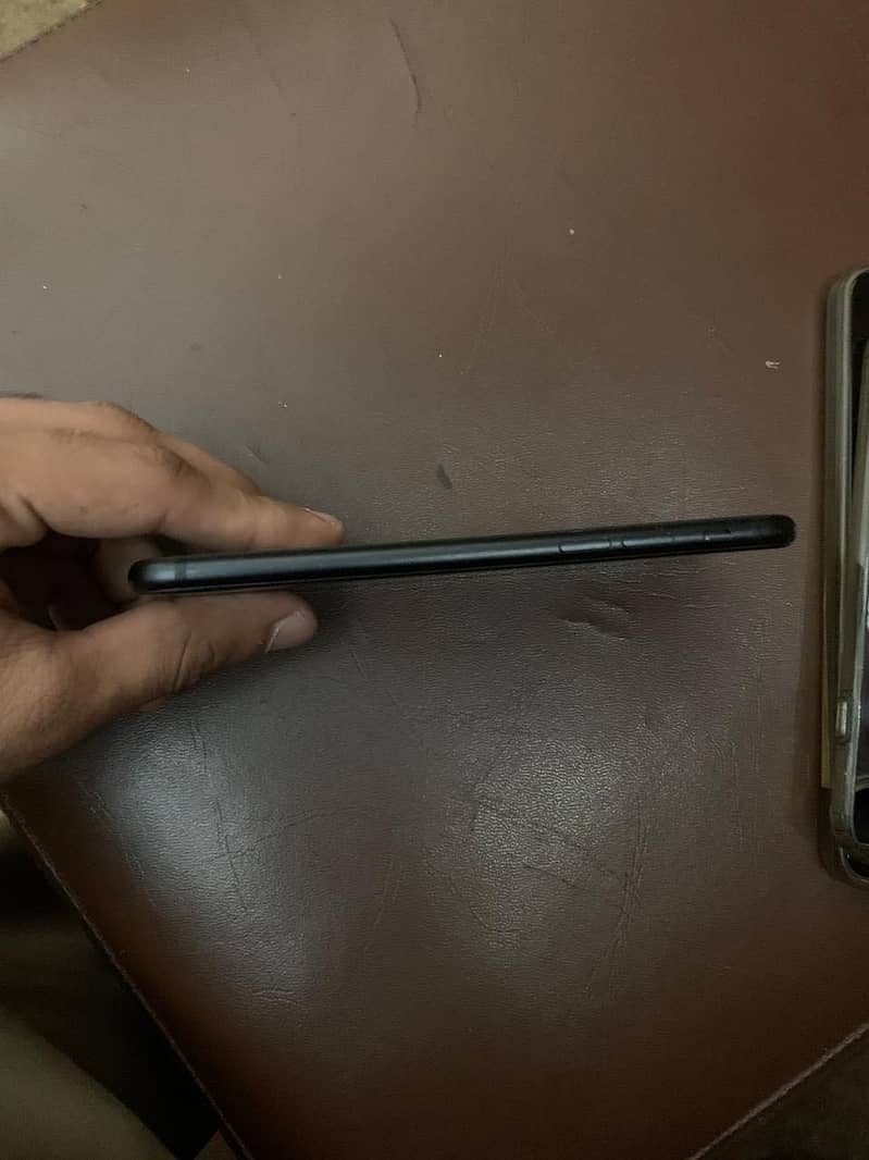 Apple iPhone SE 3 4
