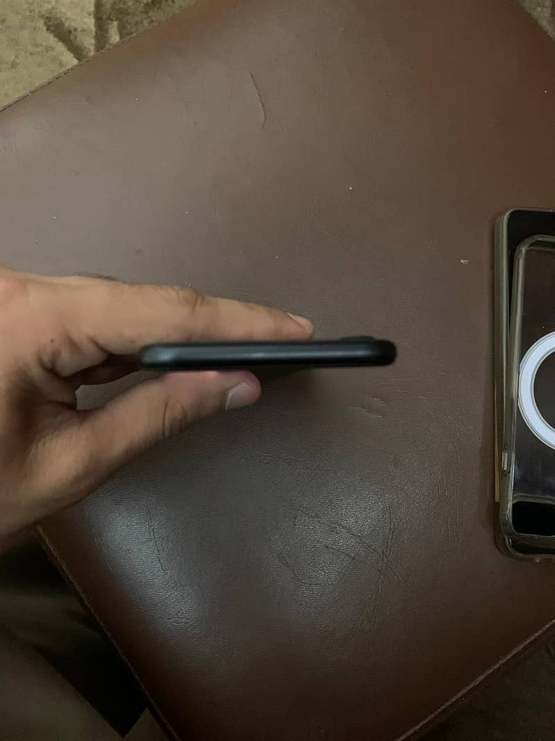 Apple iPhone SE 3 5