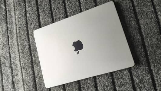 Apple MacBook Pro 14-inch 16GB RAM 512GB ROM M5 Chip (Almost New)