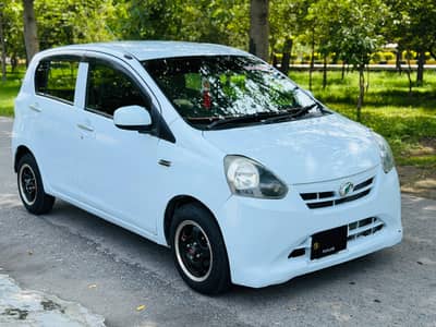 Daihatsu Mira 2011