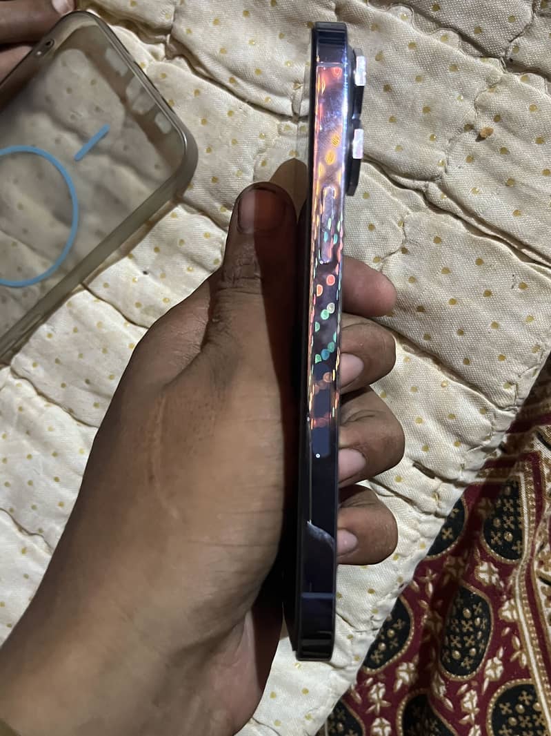 Apple iPhone 13 Pro 4