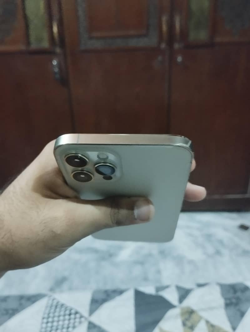 Apple iPhone 12 Pro Max 3