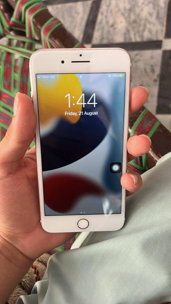 Apple iPhone 7 Plus 0