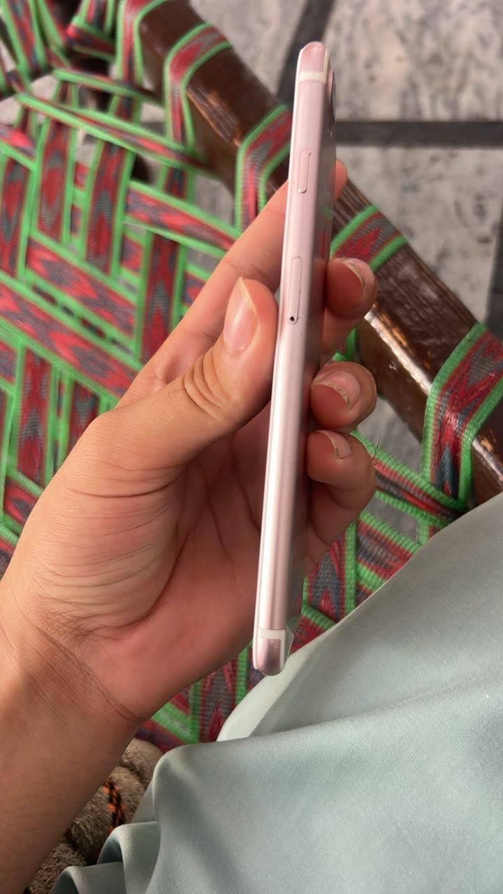 Apple iPhone 7 Plus 2