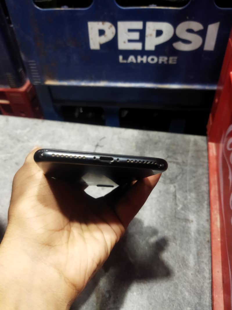 Apple iPhone 7 Plus 3