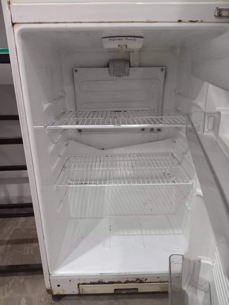 dawlance fridge 2