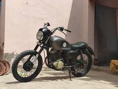 Suzuki GS150 fully modified in Chopper style