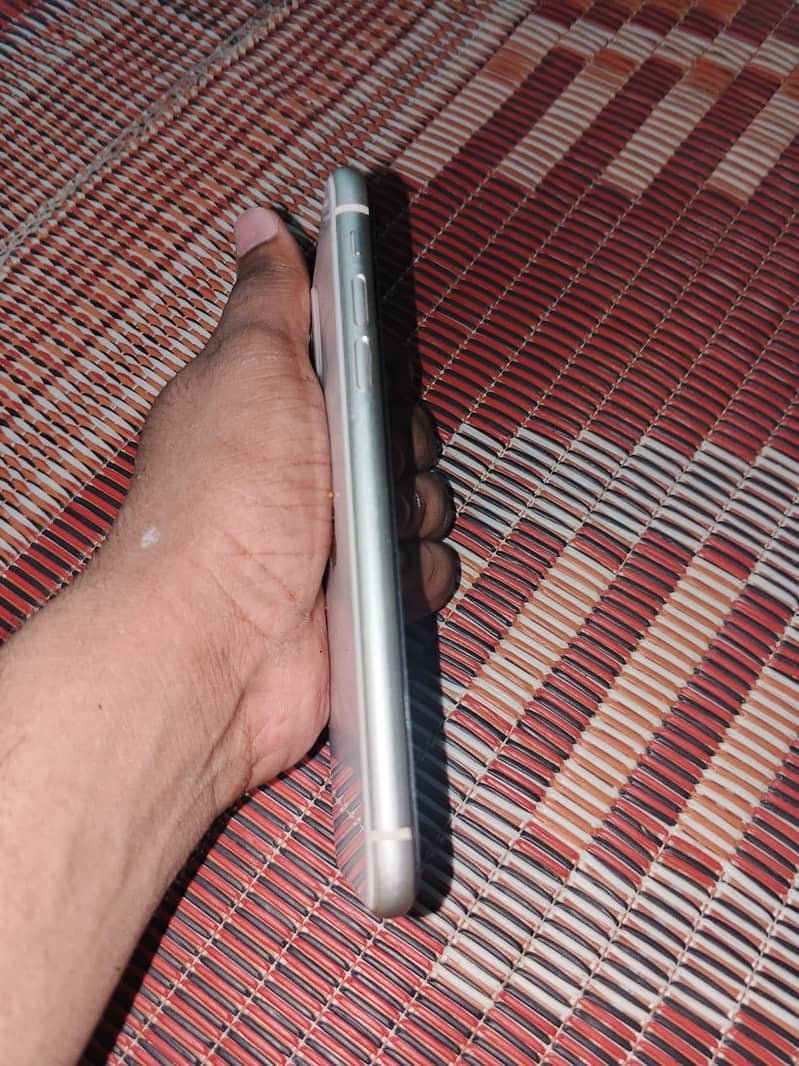 Apple iPhone 11 2