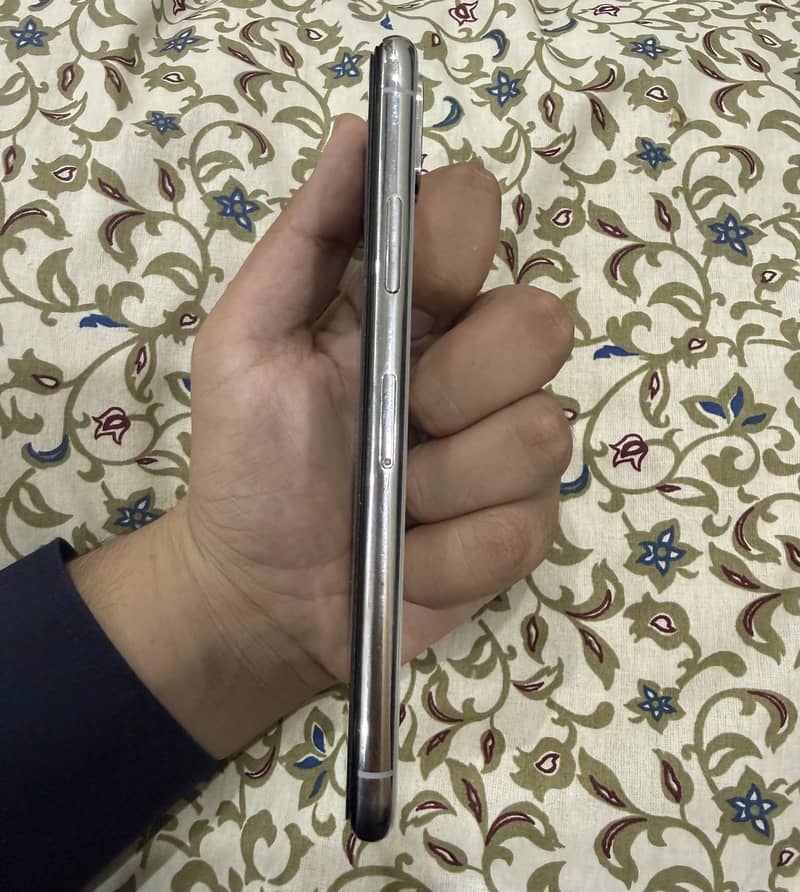 Apple iPhone X 2