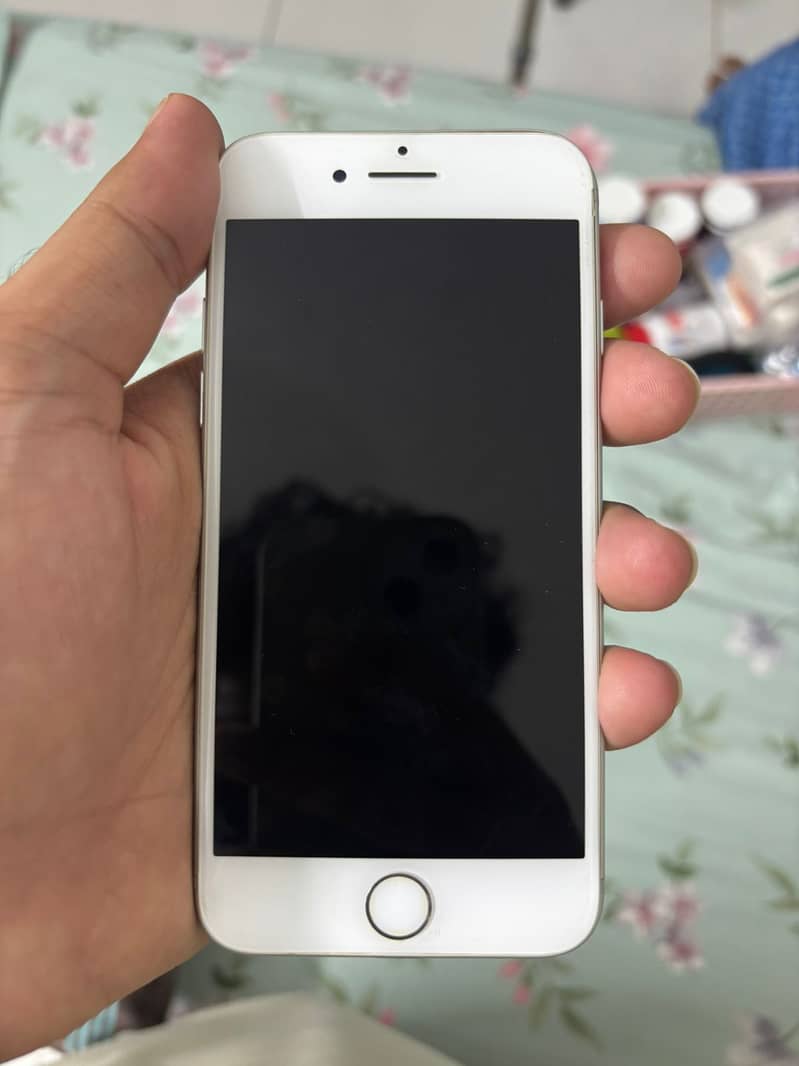Apple iPhone 7 0