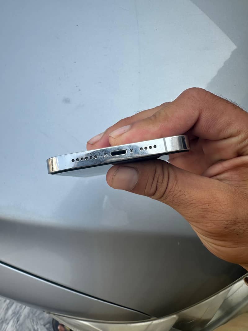 Apple iPhone 14 Pro Max 1