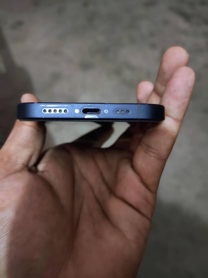 Apple iPhone 12 7