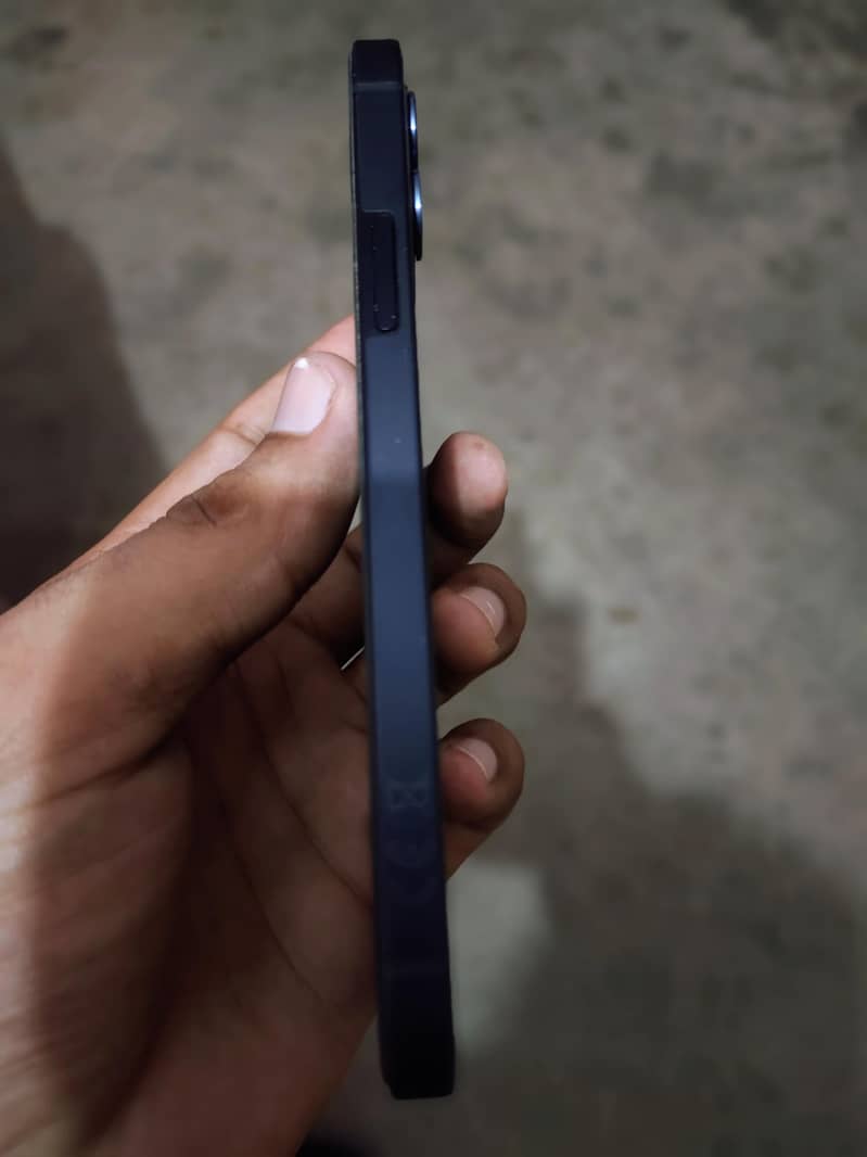 Apple iPhone 12 8