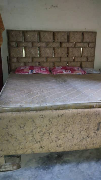 bed. mattress. dress almari . or singar maz. 0.3. 1.3. 2.5. 5.3. 9.3. 7