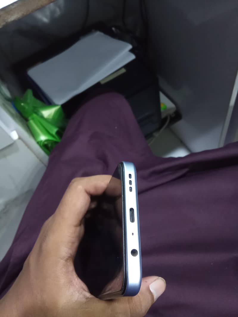 OPPO A6k 4