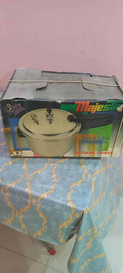 8 liter pressure cooker