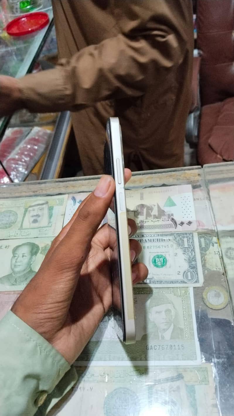 Realme C61 5