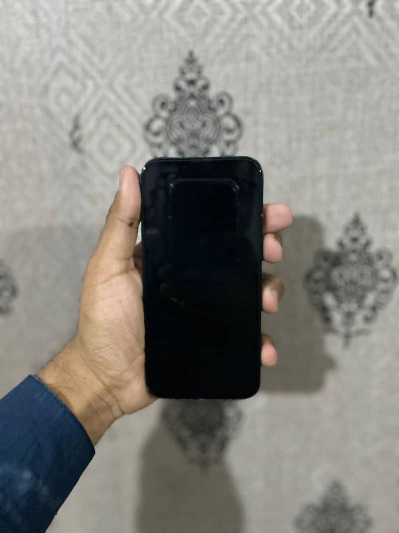 Apple iPhone 13 1