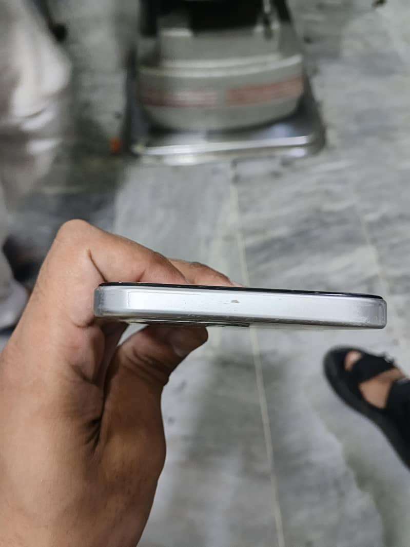 OPPO A6s 6