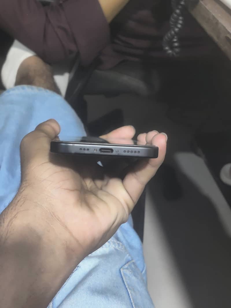 Apple iPhone 15 6