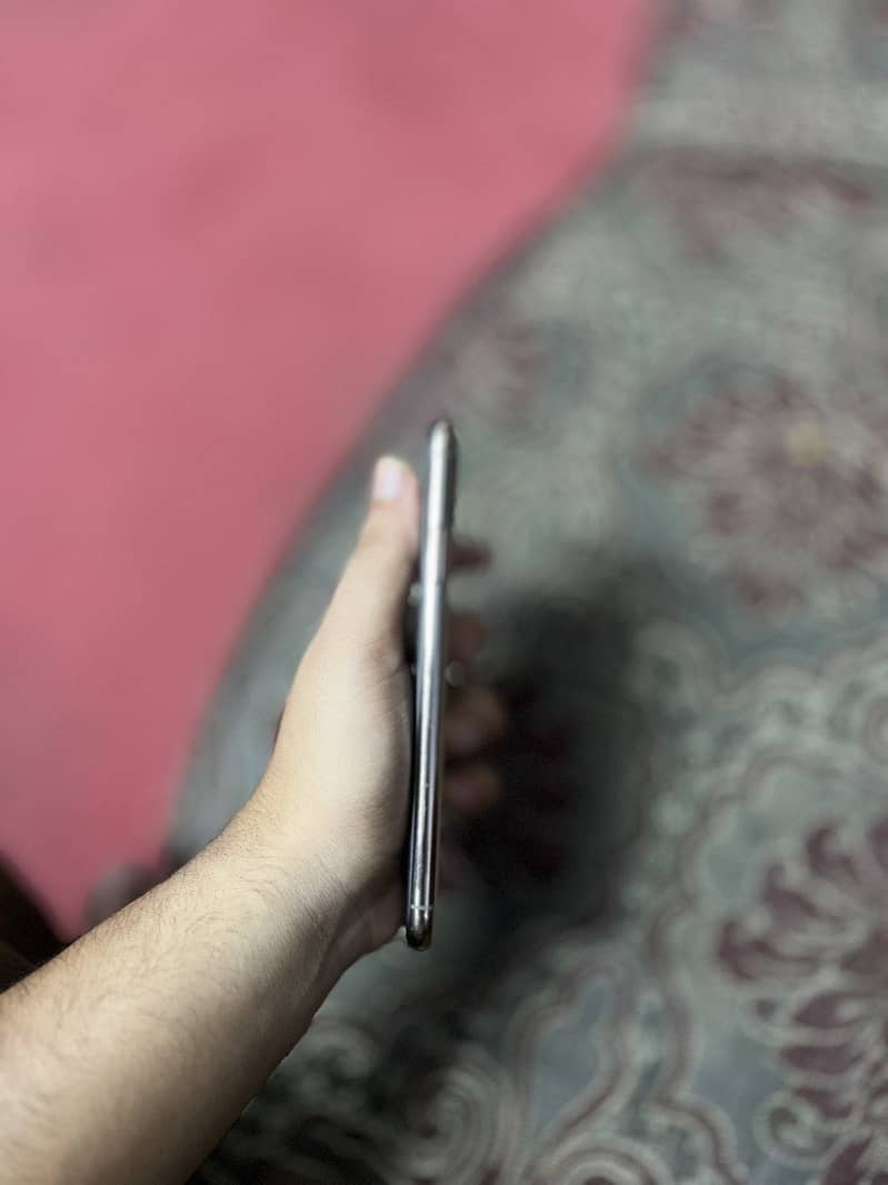 Apple iPhone 11 Pro Max 3