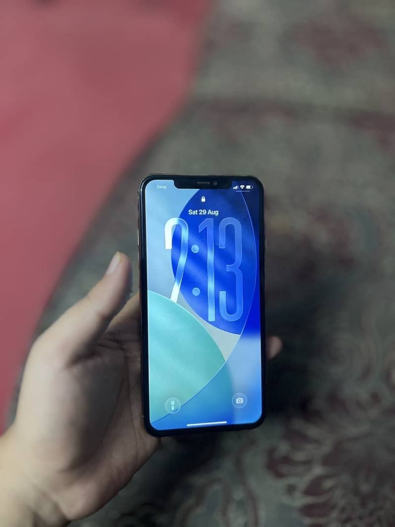Apple iPhone 11 Pro Max 4