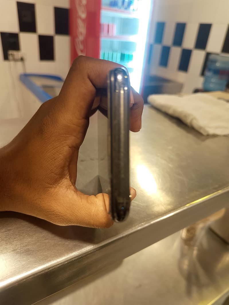 Apple iPhone X 2