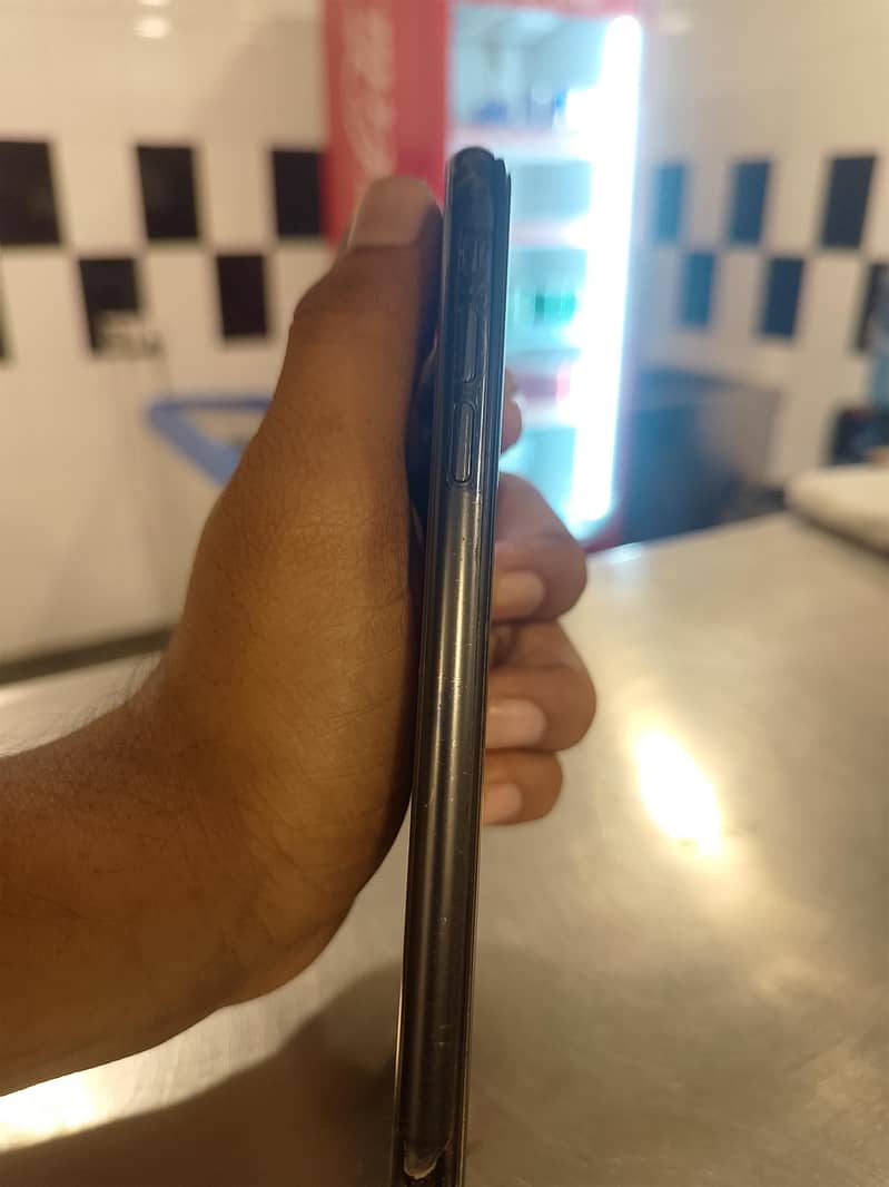 Apple iPhone X 3