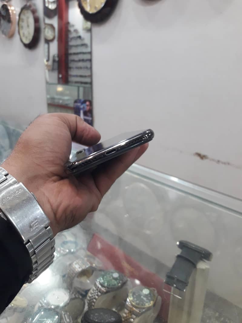 Apple iPhone X 2