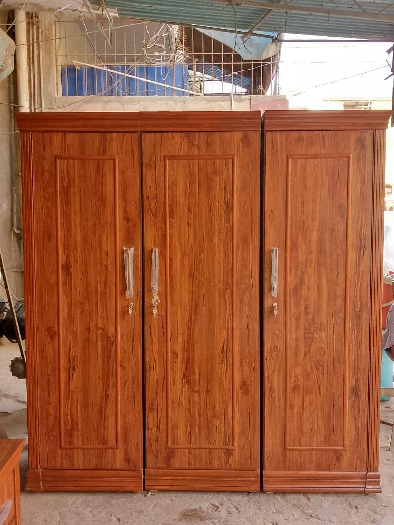 bed room set devider  3 door wardrobe with side table dressing table 1