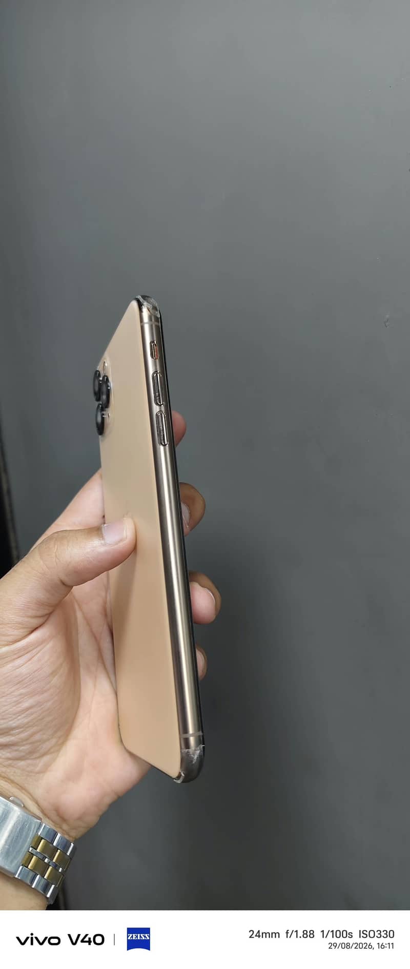 Apple iPhone 11 Pro Max 2