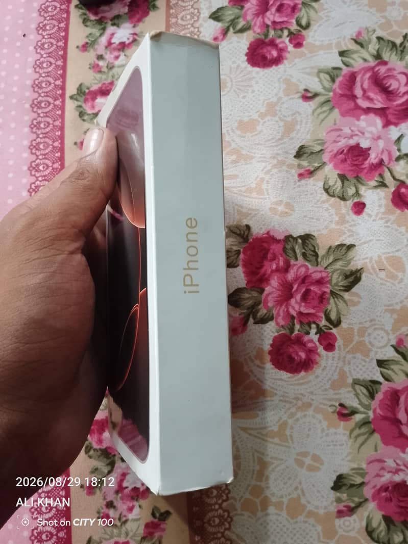 Apple iPhone 16 Pro Max 5