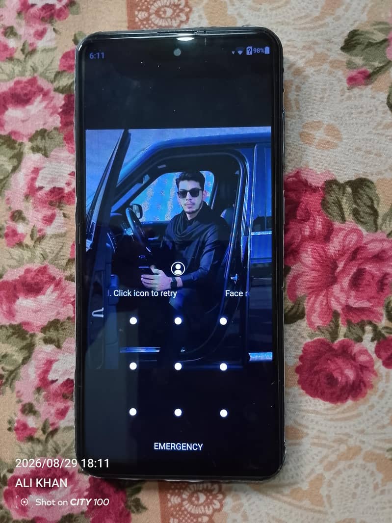 Apple iPhone 16 Pro Max 9