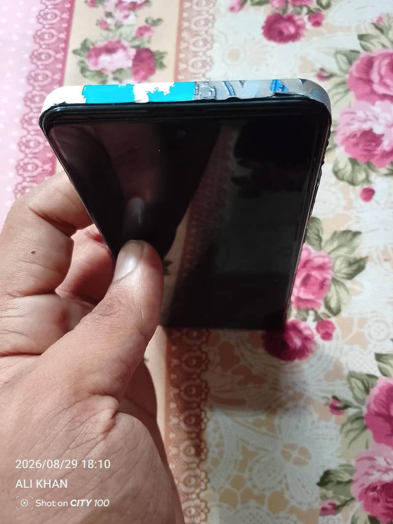 Apple iPhone 16 Pro Max 11
