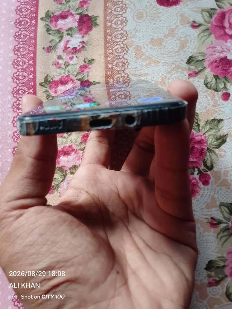 Apple iPhone 16 Pro Max 17